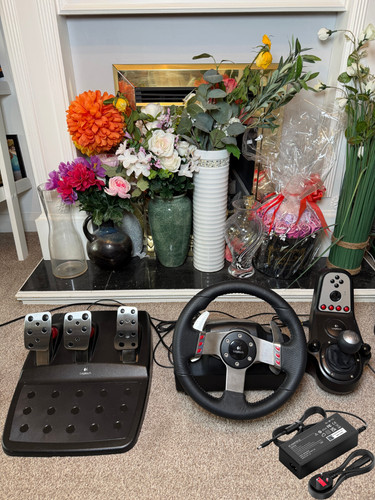 Logitech g27 racing wheel - logitech,